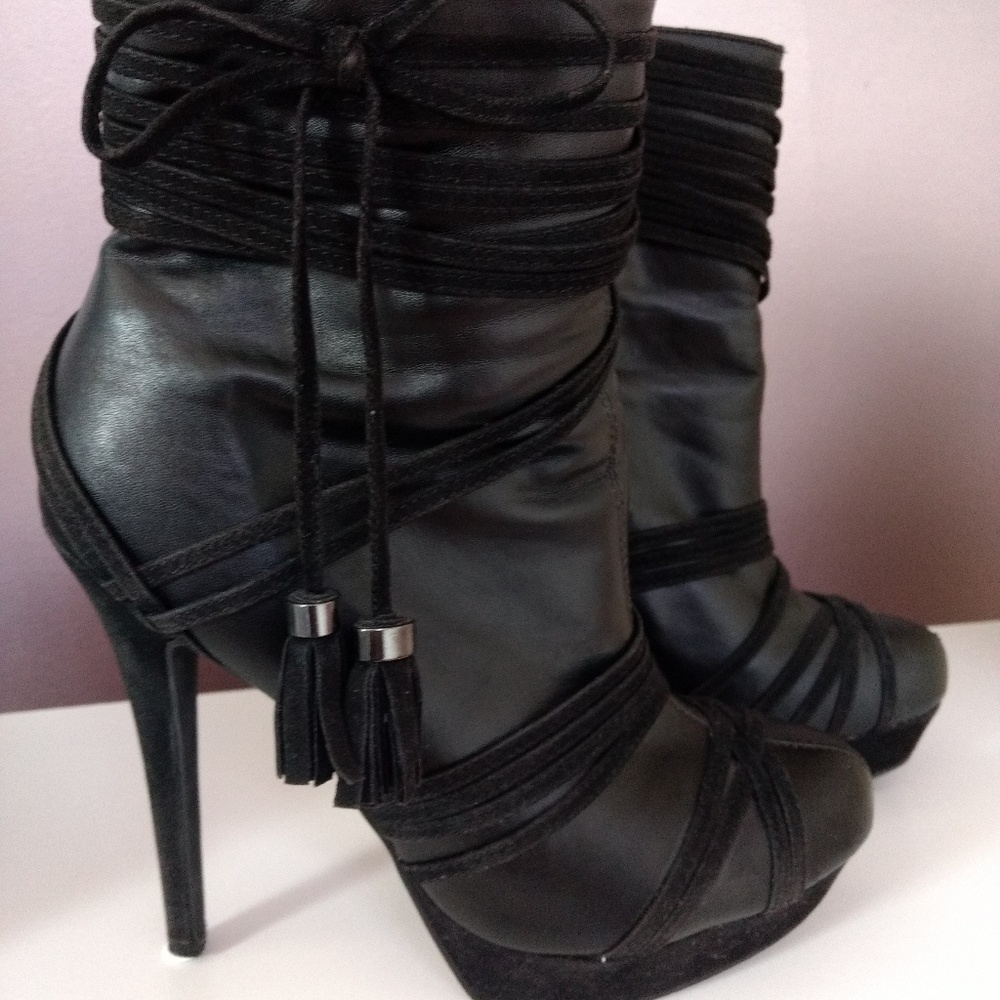 Colin Stuart black booties
